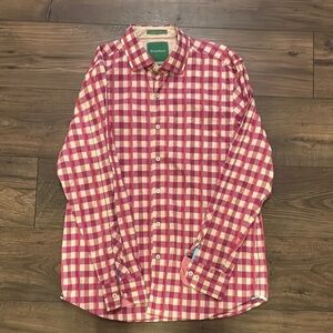 Tommy Bahamas Men’s  pink, purple white checkered shirt size M